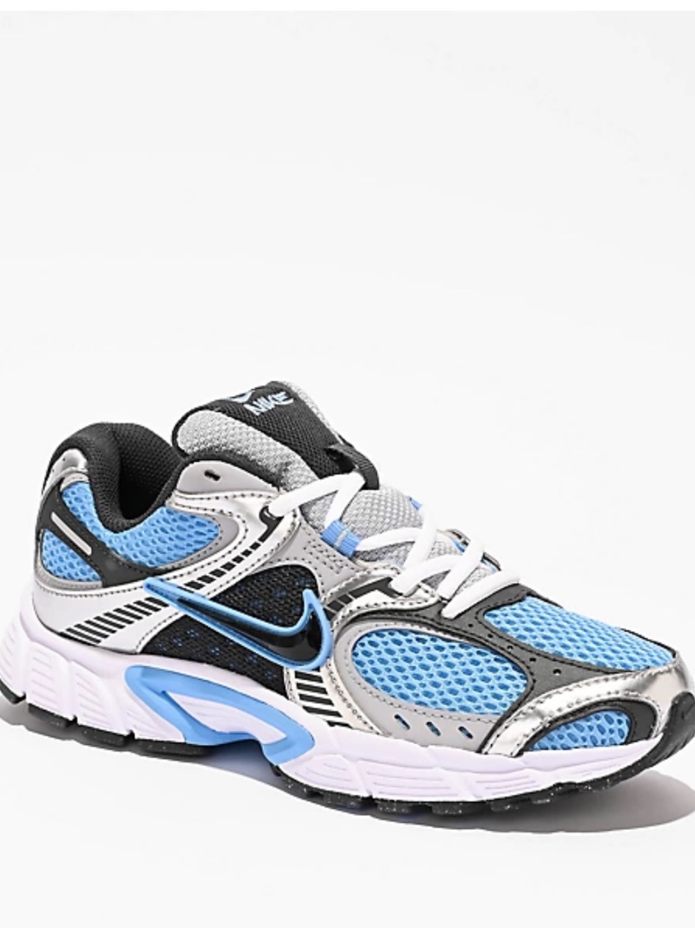 BRAND NEW NIKE V5 RNR